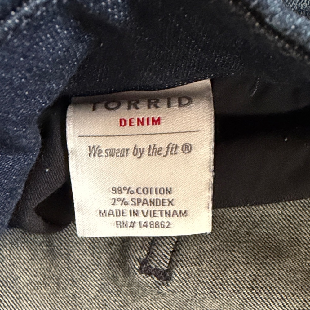 torrid Dark Indigo Extra Short Jeans, 16XS - Picture 3 of 6